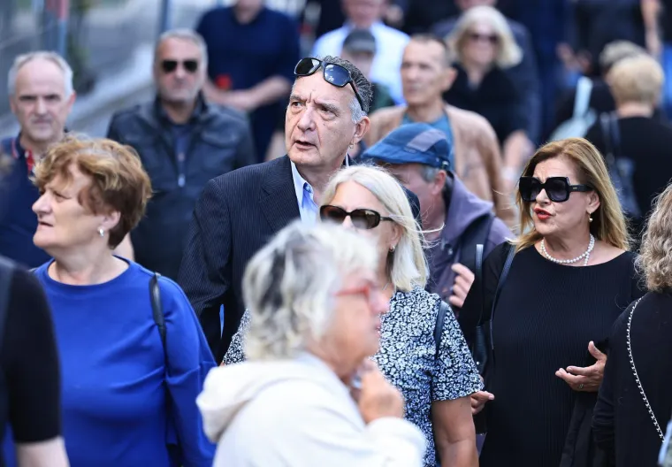 Suze, tuga i bol: Kolege i obitelj oprostili su se od Roberta Valdeca