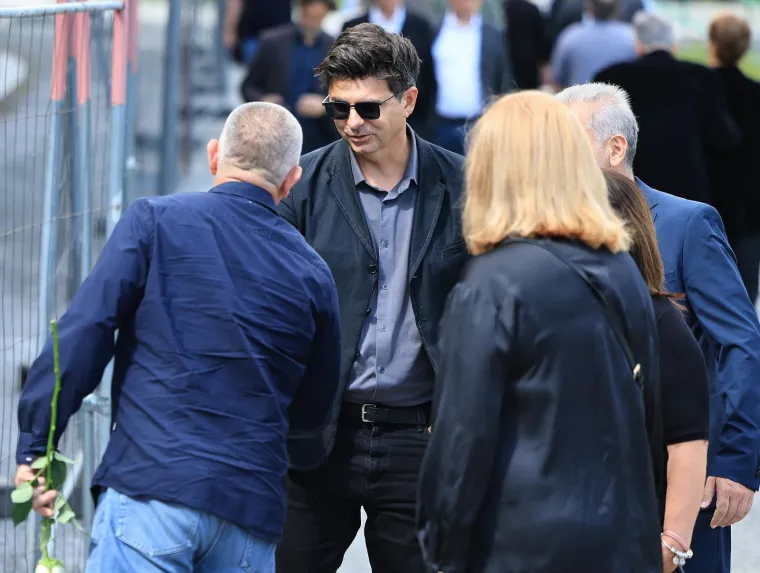 Suze, tuga i bol: Kolege i obitelj oprostili su se od Roberta Valdeca