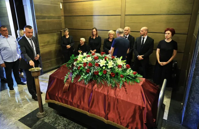 Suze, tuga i bol: Kolege i obitelj oprostili su se od Roberta Valdeca