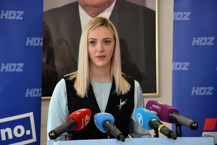 Ona nije samo političarka: Sanda Livia Maduna uspješna je u svemu - od kozmetike do sporta