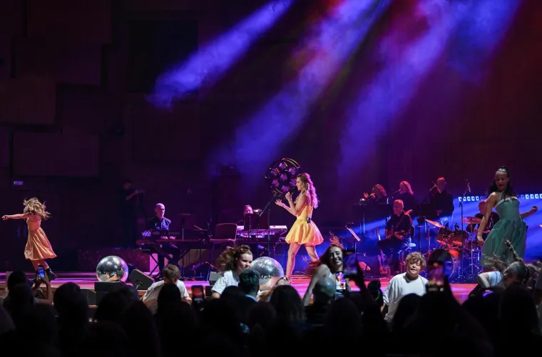 Minea zapalila Lisinski: Pogledajte tko je od domaćih zvijezda zaplesao uz njezine hitove