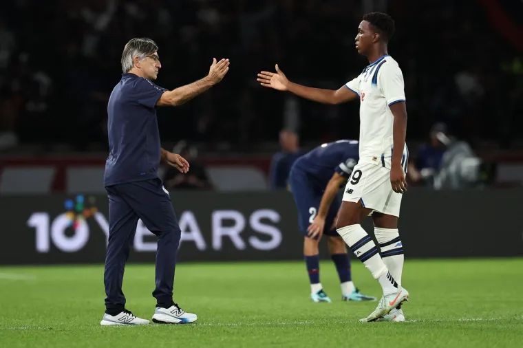 Pazite kako je izgledao Jurić tijekom debakla u Parizu: Izraz njegovog lica govori sve