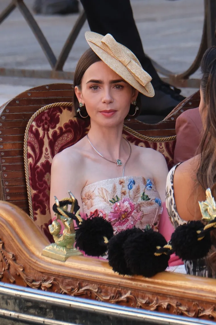 Glavna zvijezda serije 'Emily in Paris' zabrinula fanove zbog izgleda, ponovno boluje od anoreksije?