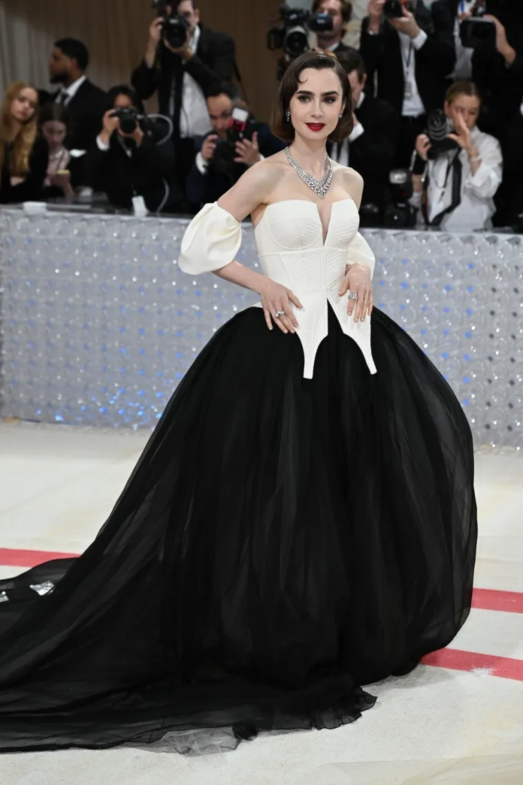 Glavna zvijezda serije 'Emily in Paris' zabrinula fanove zbog izgleda, ponovno boluje od anoreksije?