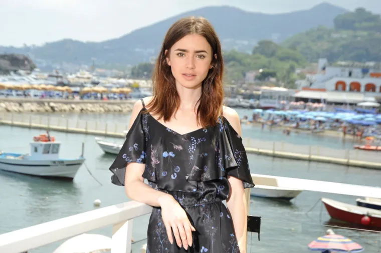 Glavna zvijezda serije 'Emily in Paris' zabrinula fanove zbog izgleda, ponovno boluje od anoreksije?