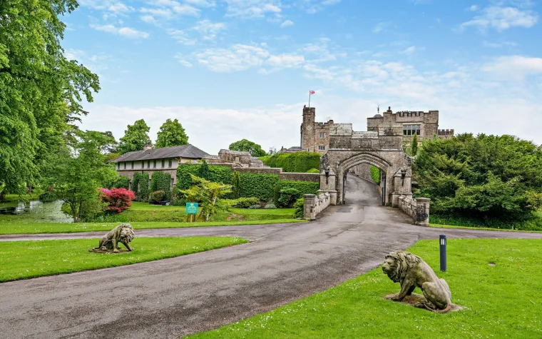 Nevjerojatno što ovaj dvorac sve nudi: Izgleda poput bajke, a vrijedi kao suho zlato