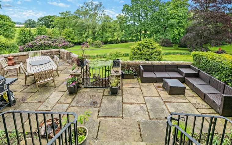 Nevjerojatno &scaron;to ovaj dvorac sve nudi: Izgleda poput bajke, a vrijedi kao suho zlato