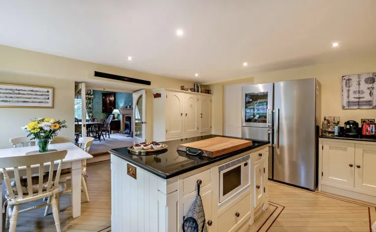 Nevjerojatno &scaron;to ovaj dvorac sve nudi: Izgleda poput bajke, a vrijedi kao suho zlato