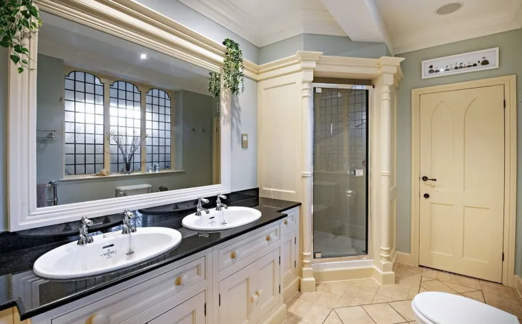 Nevjerojatno &scaron;to ovaj dvorac sve nudi: Izgleda poput bajke, a vrijedi kao suho zlato