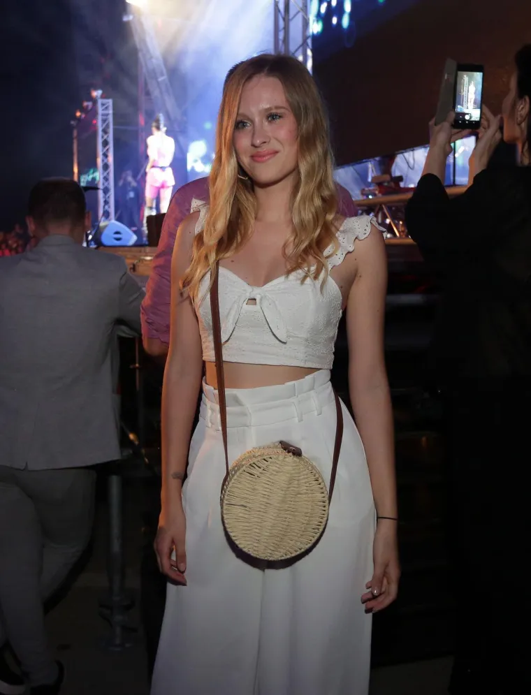 Od pop hitova do ljubavi s tajanstvenim odvjetnikom: Ovako je Domenica izgledala na početku karijere