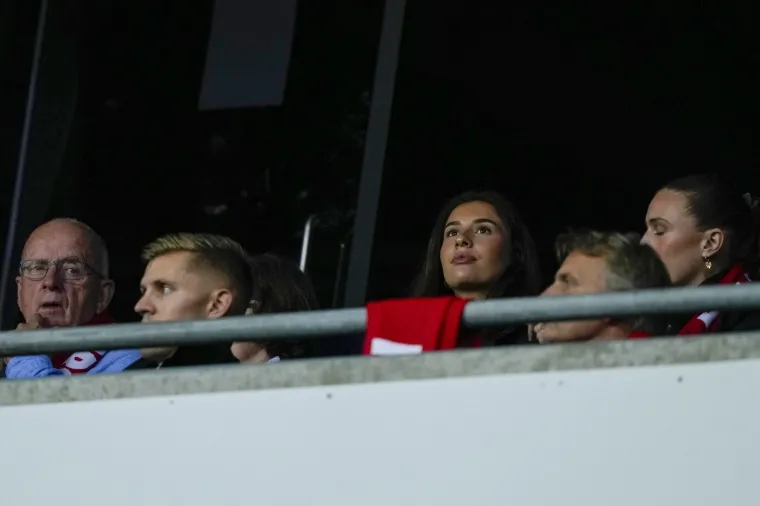 Tko je tajanstvena ljepotica uz Haalanda? Ona je glavni 'krivac' za njegov uspjeh