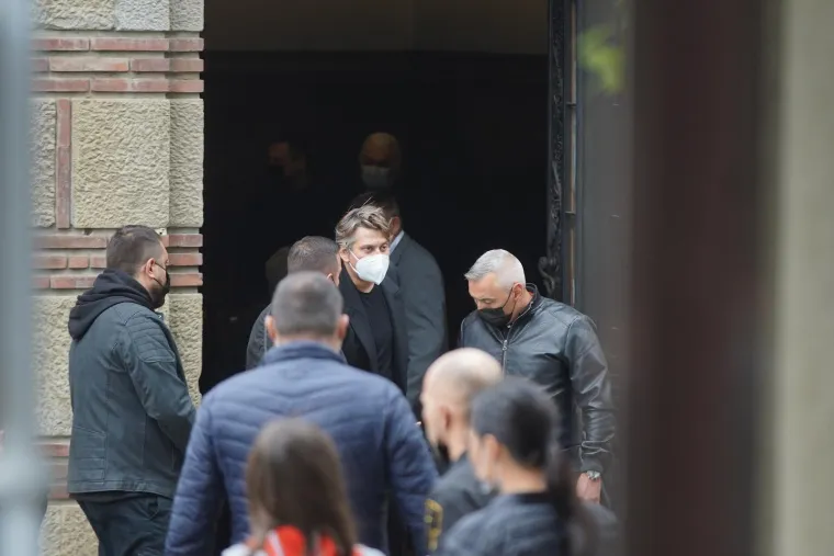 Srpska estrada bila je zavijena u crno: Pogledajte kako su se zvijezde oprostile od Marine Tucaković