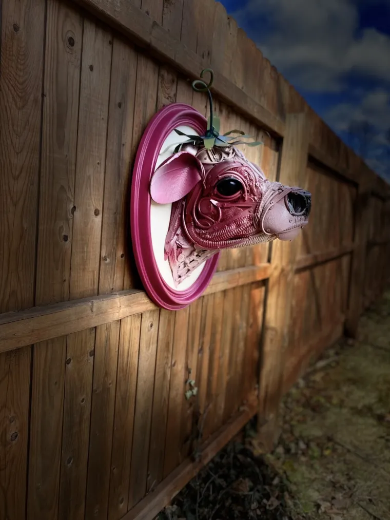 Od smeća izrađuje umjetnička djela koja oduzimaju dah: Nevjerojatno &scaron;to je sve stvorila svojim rukama