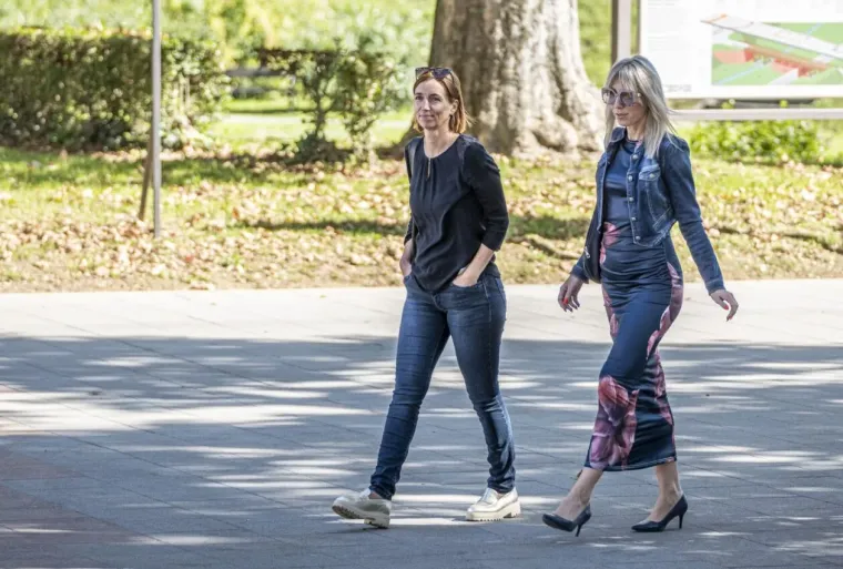 Stilski i filmski od glave do pete: Zgodna plavuša elegantnom kombinacijom užarila Karlovac