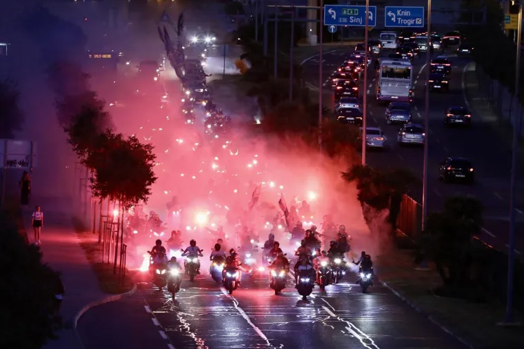 Nemoš' ti to razumit: Torcida napravila spektakl uoči derbija