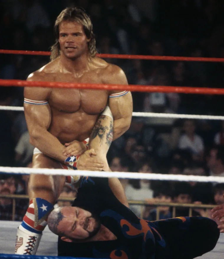 Nekadašnja WWE zvijezda prohodala nakon gotovo 20 godina u kolicima