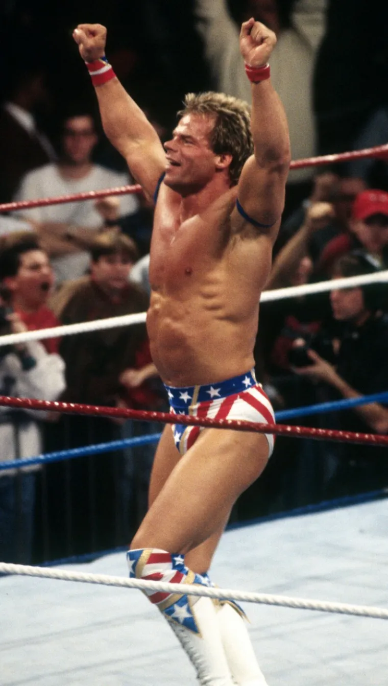 Nekada&scaron;nja WWE zvijezda prohodala nakon gotovo 20 godina u kolicima