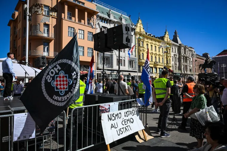 Okupirali glavni zagrebački trg, a nisu molitelji: 'Nismo ustaše, ali ćemo ustati'