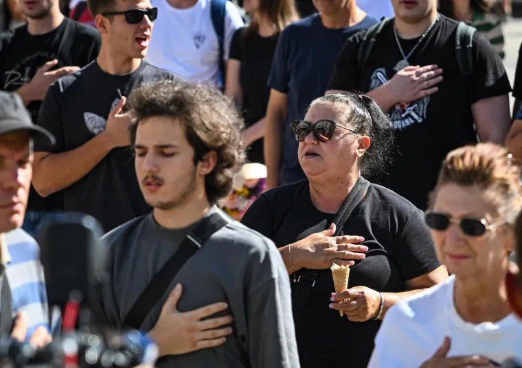 Okupirali glavni zagrebački trg, a nisu molitelji: 'Nismo ustaše, ali ćemo ustati'