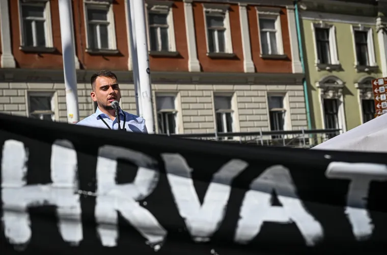 Okupirali glavni zagrebački trg, a nisu molitelji: 'Nismo ustaše, ali ćemo ustati'