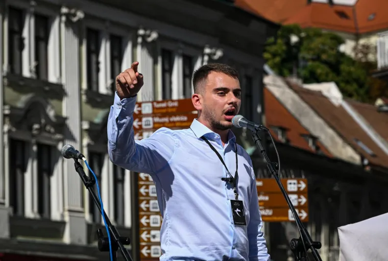 Okupirali glavni zagrebački trg, a nisu molitelji: 'Nismo ustaše, ali ćemo ustati'