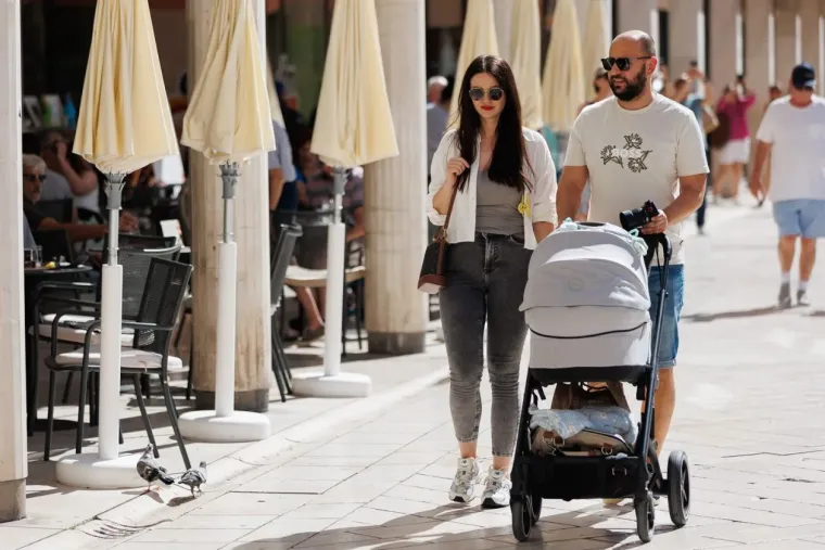 Plavuša za kojom su se svi okretali: Djevojka vitke linije nije mogla proći nezamijećeno