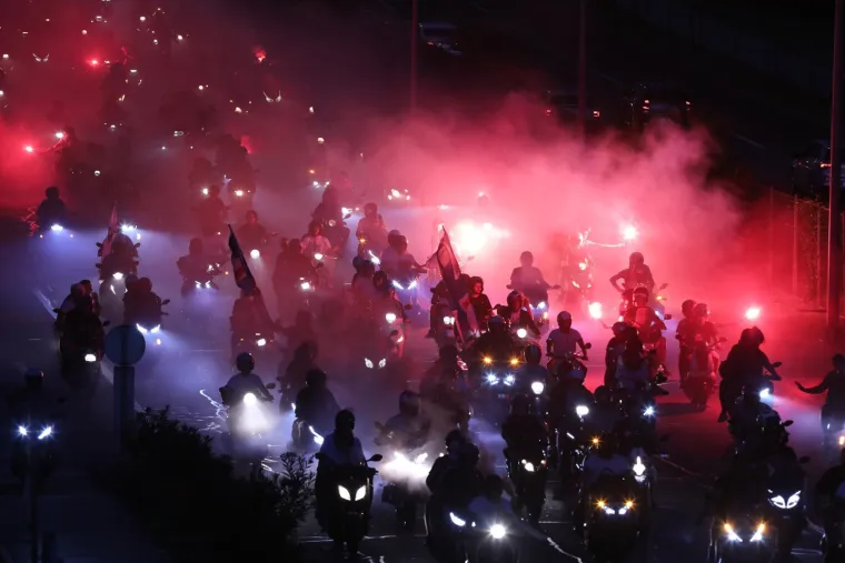 Ljubav prema Hajduku ne poznaje granice: Na derbi se ide i sa &scaron;takama