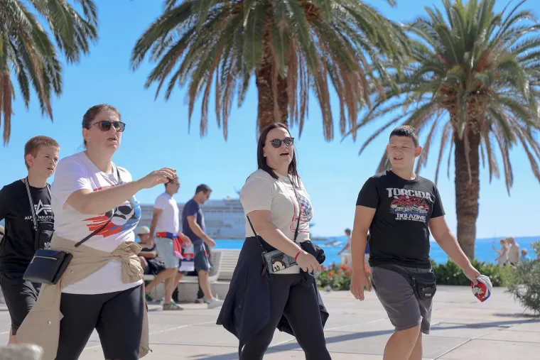 Ljubav prema Hajduku ne poznaje granice: Na derbi se ide i sa &scaron;takama