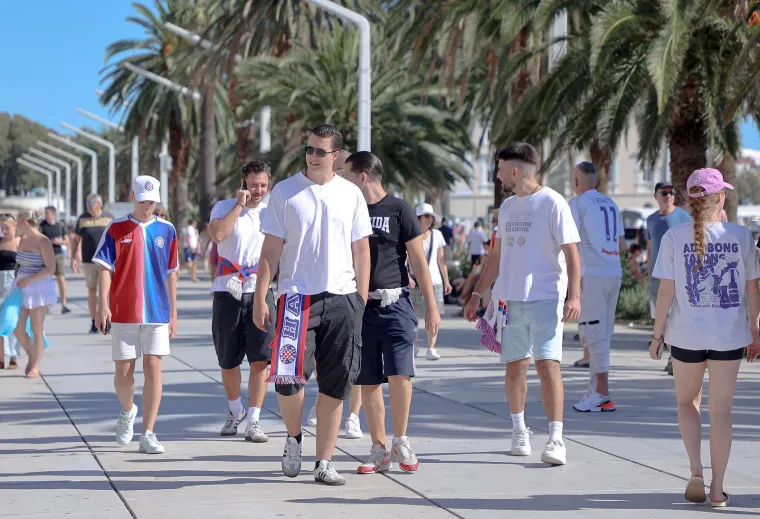 Ljubav prema Hajduku ne poznaje granice: Na derbi se ide i sa &scaron;takama