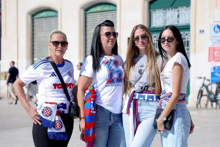 Ljubav prema Hajduku ne poznaje granice: Na derbi se ide i sa &scaron;takama