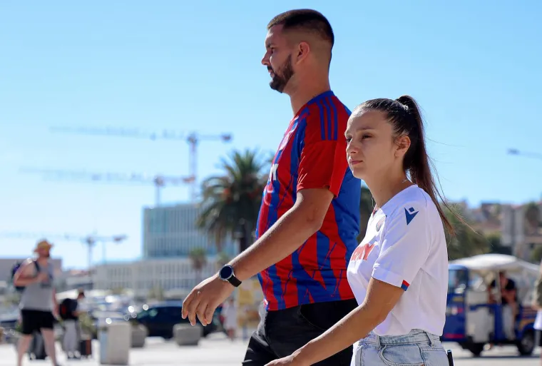 Ljubav prema Hajduku ne poznaje granice: Na derbi se ide i sa &scaron;takama