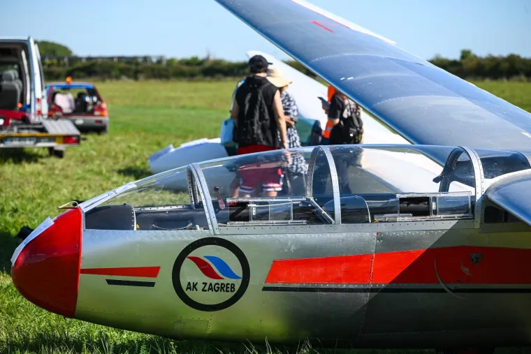 Akrobacije, Rafalei i ovacije: Pogledajte zračni spektakl u Lučkom koji je oduševio posjetitelje