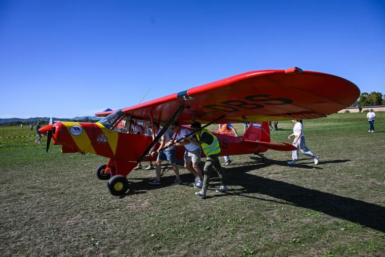 Akrobacije, Rafalei i ovacije: Pogledajte zračni spektakl u Lučkom koji je odu&scaron;evio posjetitelje