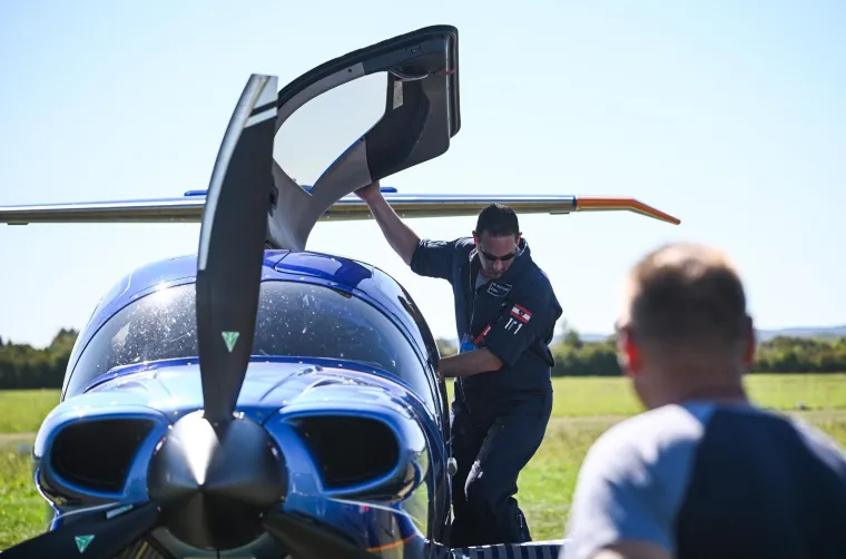 Akrobacije, Rafalei i ovacije: Pogledajte zračni spektakl u Lučkom koji je odu&scaron;evio posjetitelje