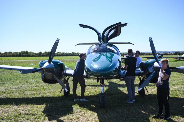 Akrobacije, Rafalei i ovacije: Pogledajte zračni spektakl u Lučkom koji je odu&scaron;evio posjetitelje