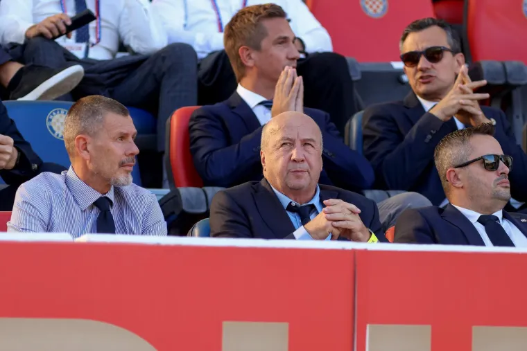 Boban snimljen s bivšim izbornikom hrvatske reprezentacije, evo u čijem društvu gleda derbi