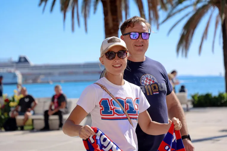 Vatrene navijačice podržale su svoj klub tijekom velikog derbija: Na tribinama se našao i Šime Elez