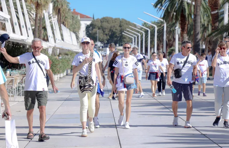 Vatrene navijačice podržale su svoj klub tijekom velikog derbija: Na tribinama se našao i Šime Elez