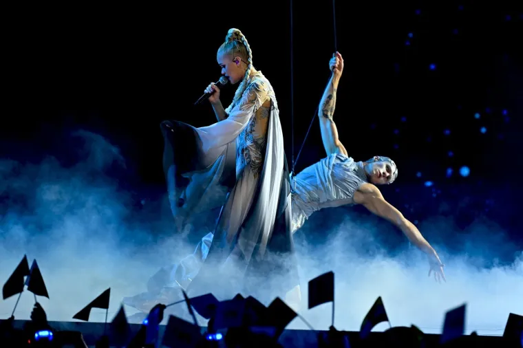 Putin zabranio perverzije na Interviziji, a odu&scaron;evit ćete se kad vidite kako izgleda srpski predstavnik