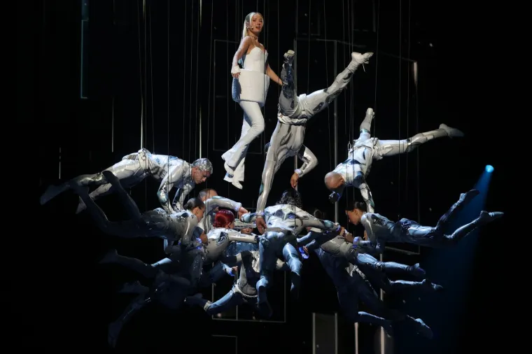 Putin zabranio perverzije na Interviziji, a odu&scaron;evit ćete se kad vidite kako izgleda srpski predstavnik