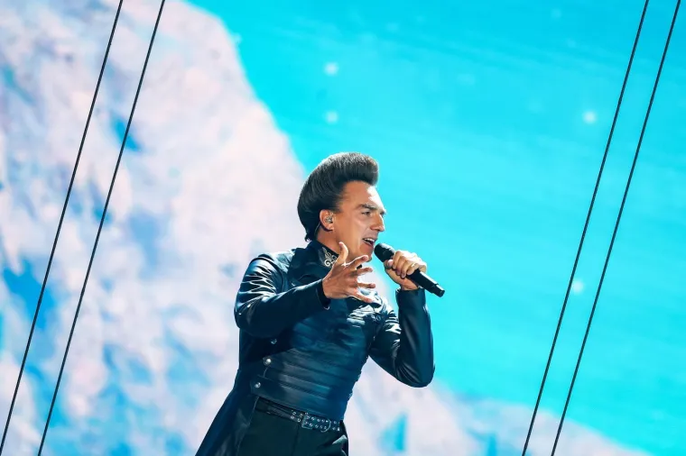 Putin zabranio perverzije na Interviziji, a odu&scaron;evit ćete se kad vidite kako izgleda srpski predstavnik