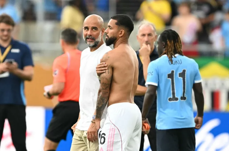 Jo&scaron; će se dugo pričati o onome &scaron;to je Guardiola napravio: Pljuvanje, poljubac sucu, udaranje po glavi...