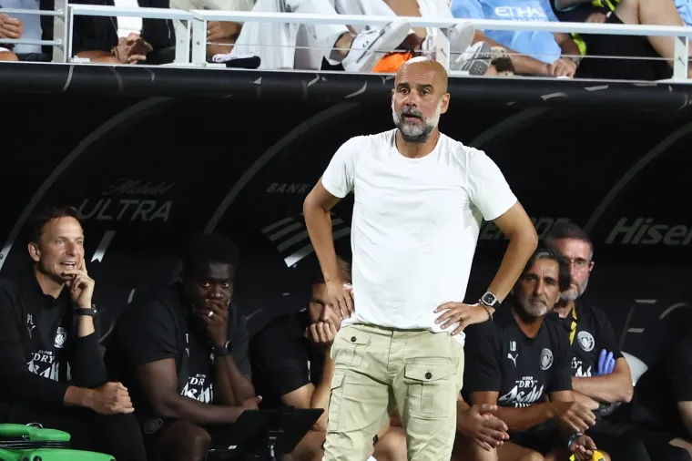 Jo&scaron; će se dugo pričati o onome &scaron;to je Guardiola napravio: Pljuvanje, poljubac sucu, udaranje po glavi...