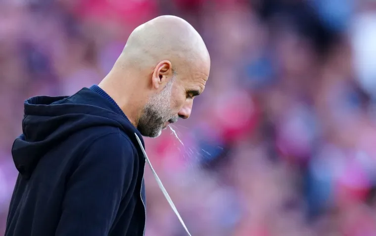 Jo&scaron; će se dugo pričati o onome &scaron;to je Guardiola napravio: Pljuvanje, poljubac sucu, udaranje po glavi...