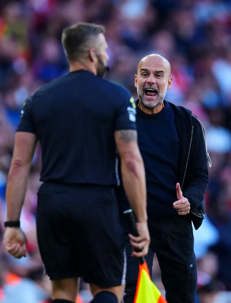 Jo&scaron; će se dugo pričati o onome &scaron;to je Guardiola napravio: Pljuvanje, poljubac sucu, udaranje po glavi...
