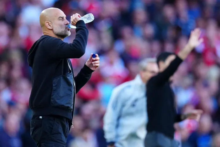 Jo&scaron; će se dugo pričati o onome &scaron;to je Guardiola napravio: Pljuvanje, poljubac sucu, udaranje po glavi...