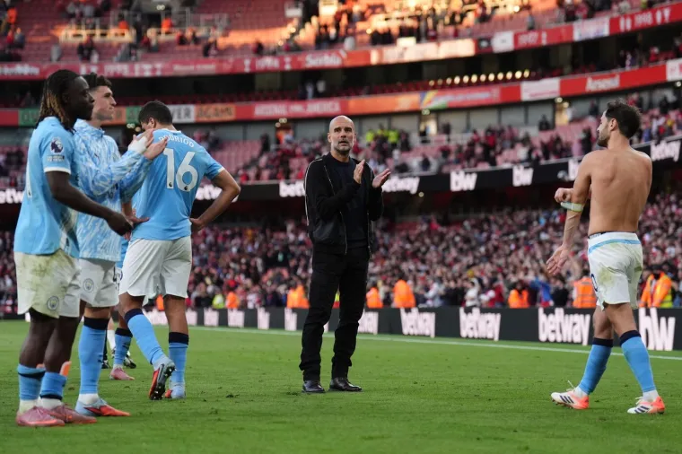 Jo&scaron; će se dugo pričati o onome &scaron;to je Guardiola napravio: Pljuvanje, poljubac sucu, udaranje po glavi...