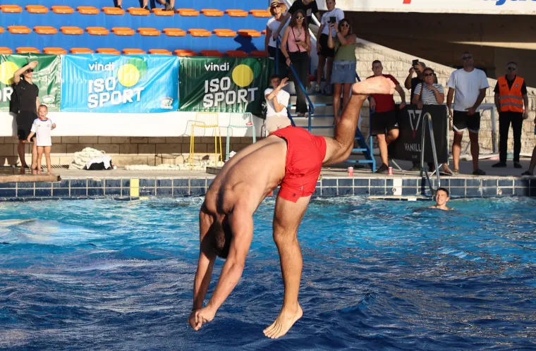 Antonio Plazibat napravio vratolomiju na skakaonici: Pogledajte skok koji je ostavio sve bez daha