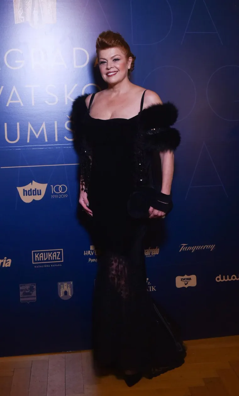 Razvela se dvaput, glumom osvojila publiku, a smrt sestre je shrvala: Ovako se mijenjala Mia Begović