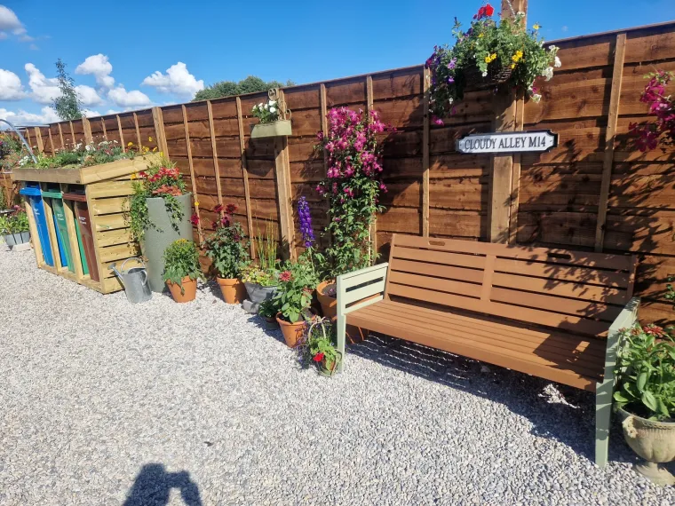 I ova je ulica bila preplavljena smećem do krova, a onda su stanari preuzeli stvar u svoje ruke i stvorili pravu oazu